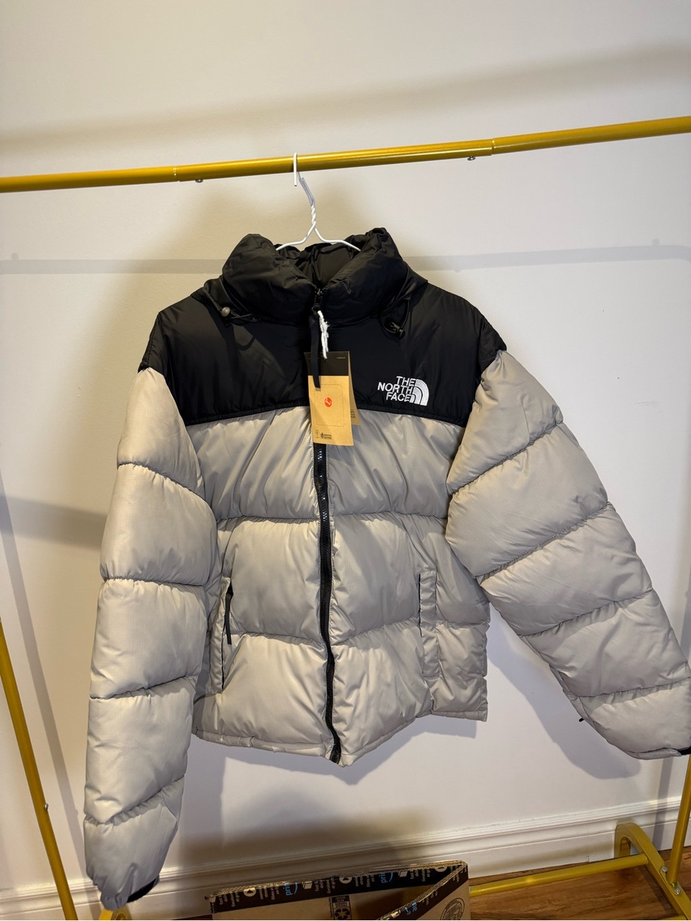 The North Face Black & Light Gray Two-Tone Men's Puffer Jacket